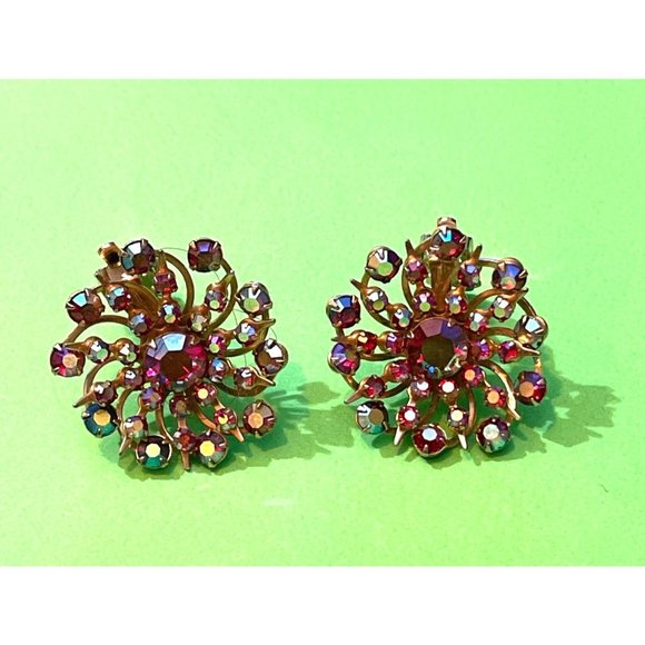 Vintage Gold-tone Sunburst Pattern Aurora Borealis Rhinestone Clip-on Earrings - Picture 3 of 10